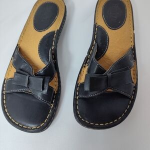 Born Black and Tan Women's Leather Slide Sandals  Size US 6. EU 36.5